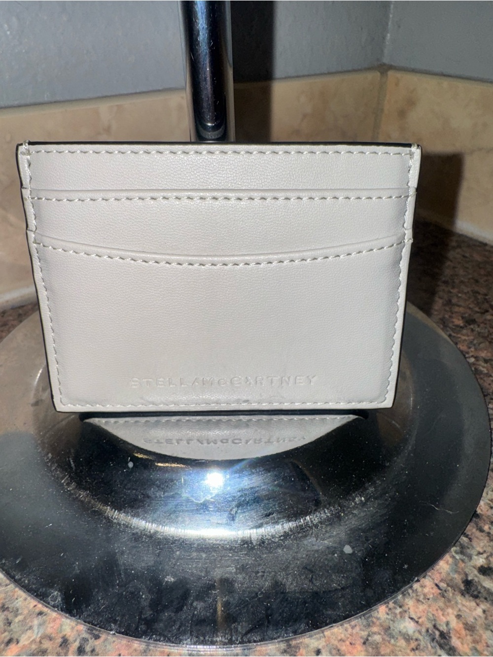 Stella McCartney cream card holder like new condition✅ authentic✅ - Picture 3 of 4